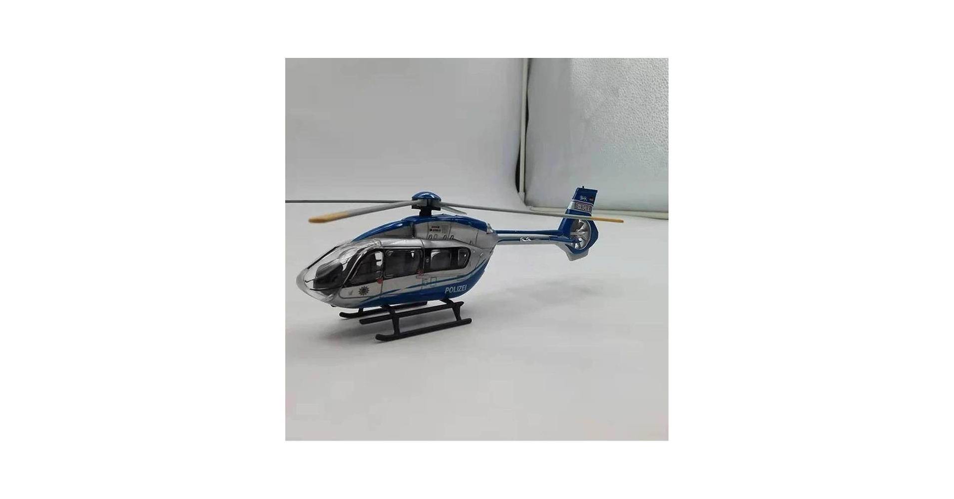 ヘリコプター模型 飾る模型”から“飛ばす模型”へ 1/48スケール電動RCヘリ「UH-60